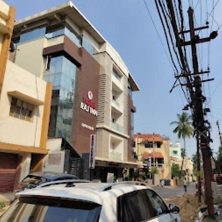 Hotel Raj Inn Bhubaneswar Exterior photo