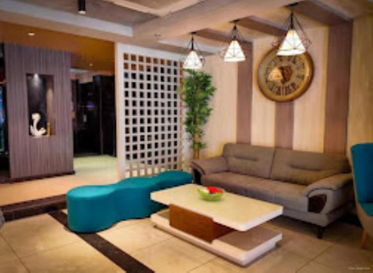 Hotel Raj Inn Bhubaneswar Exterior photo