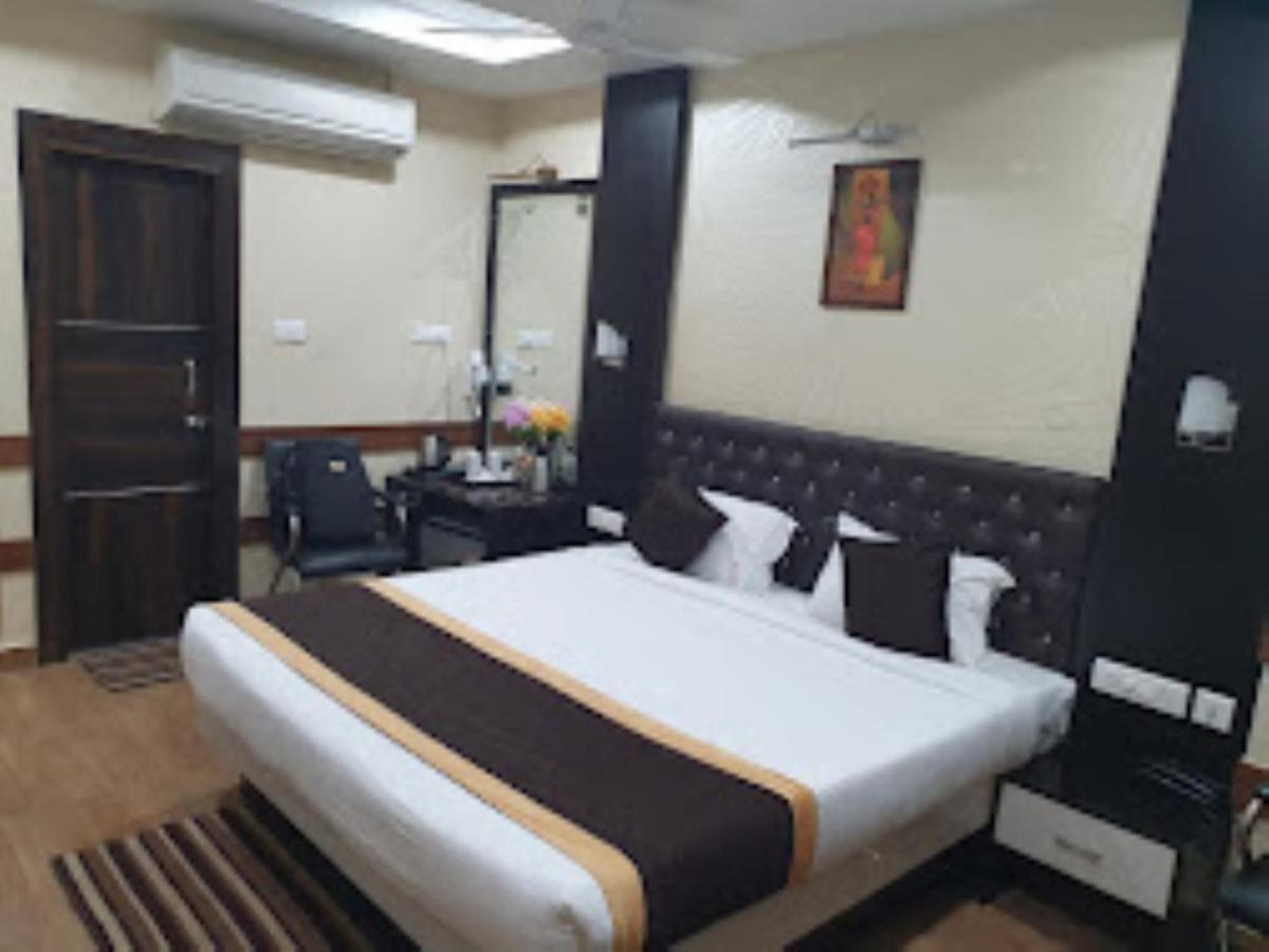 Hotel Raj Inn Bhubaneswar Exterior photo