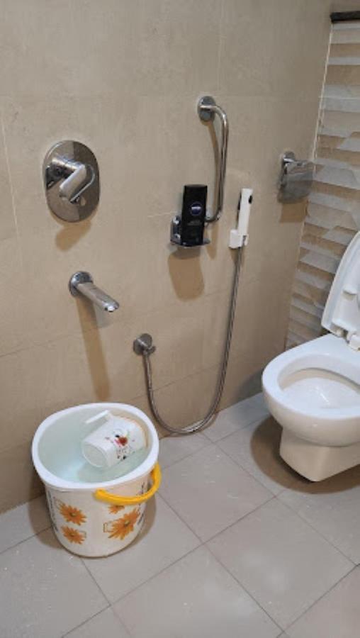 Hotel Raj Inn Bhubaneswar Exterior photo